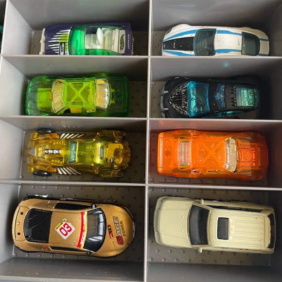 GUC Hot Wheels Collector Case + 16 Die-cast Cars - Picture 4 of 5